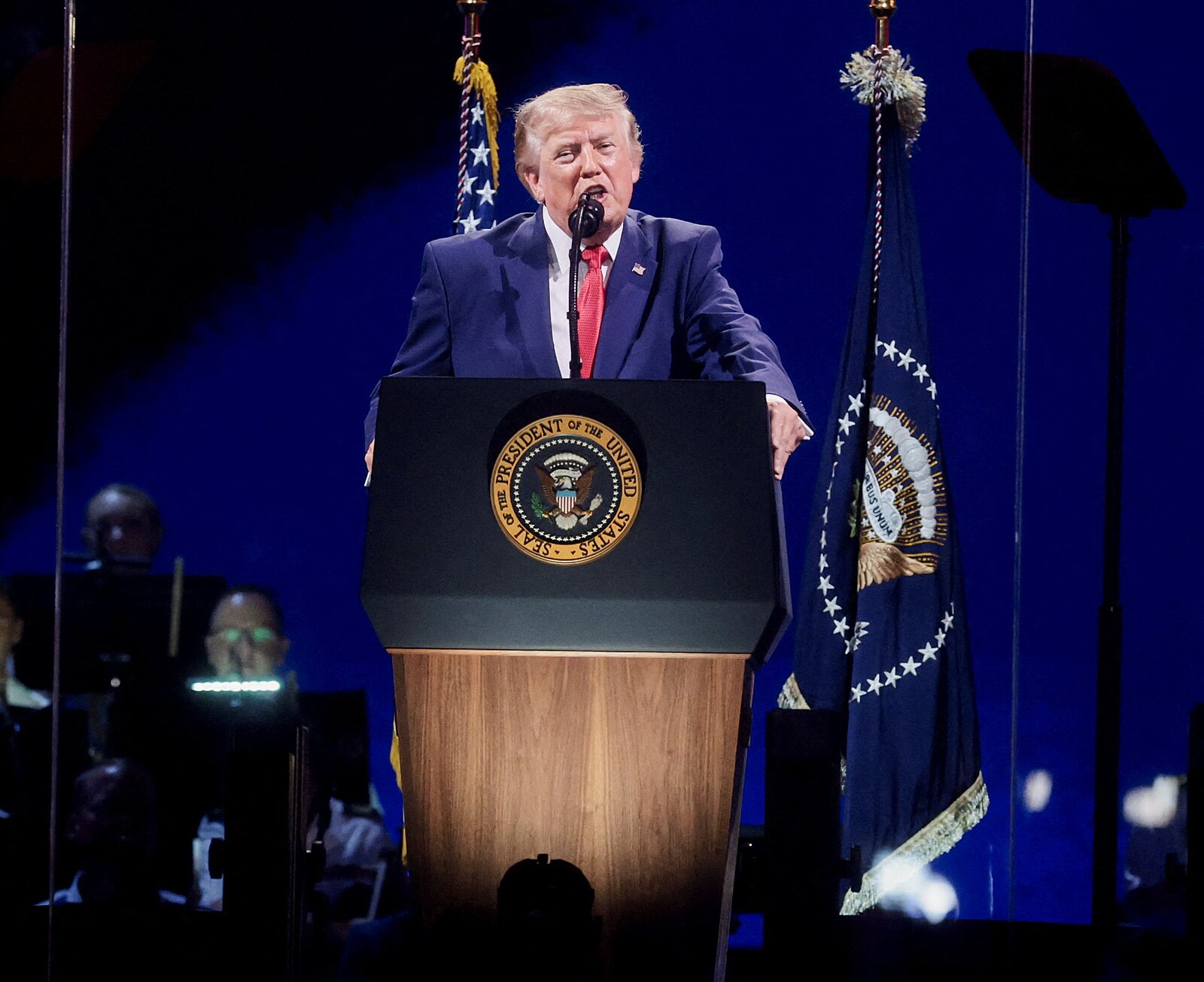 USA vyhrávají jako nikdy předtím, řekl Trump v projevu. Mluvil o zlatém věku