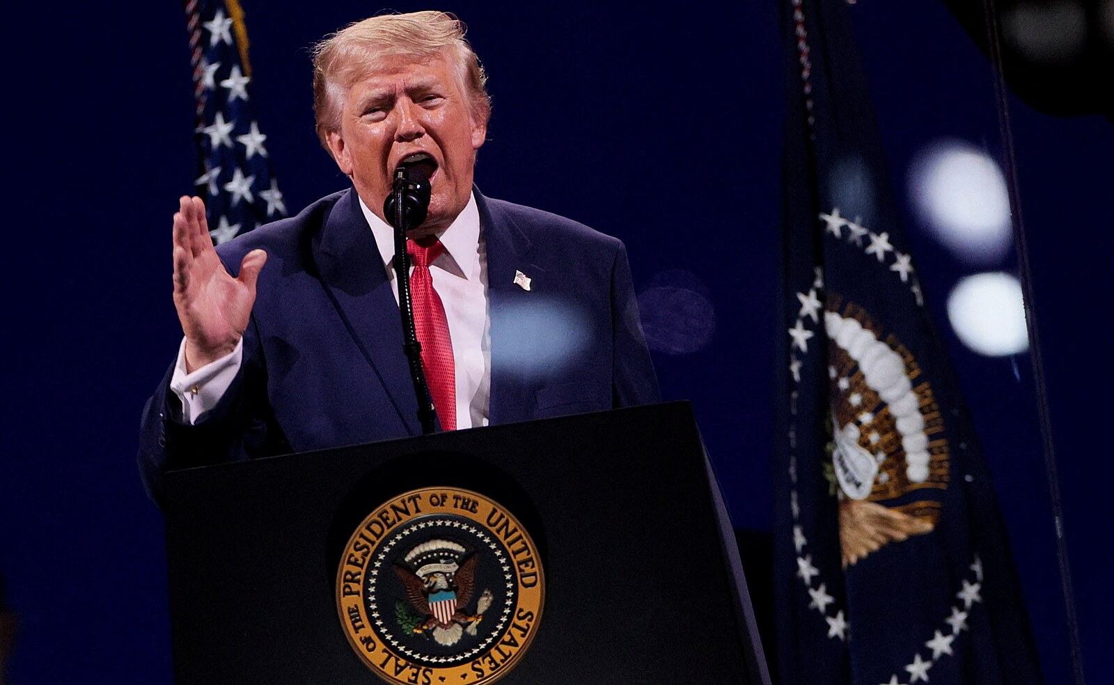 NÁZOR: Trump už zřejmě s Íránem nic nezmůže. V čem americký prezident selhal?
