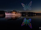 Dronová show nazvaná �ty�i ro�ní období nad Brn�nskou p�ehradou. (27. �ervna...