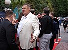 Podnikatel Vlastimil Sp�vák prochází �erveným kobercem na jubilejním �edesátém...