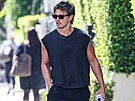 I herec Austin Butler potvrzuje, �e pruhované tepláky u� dávno nepat�í jen do...