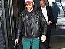 Také zp�vák Nick Jonas ukazuje, �e trackpants nemusí být jen sou�ástí...