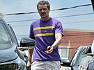 Herec Pedro Pascal ukazuje mu�skou verzi trendu v té nejjednodu��í podob�....