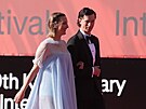 Bára Poláková a Jan Cina p�ichází na slavnostní zahájení 60. MFF Karlovy Vary....