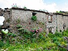 San Severino di Centola je tedy �udr�ováno� jen tak, aby bylo bezpe�n�...