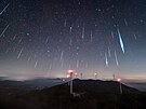 ZhiPu Wang zachytil spr�ku meteorit�.