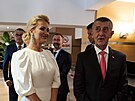 Premiér Andrej Babi� (ANO) s man�elkou Monikou p�ed neformální ve�e�í na...