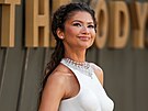 Na �ervený koberec vystoupila Zendaya v bílém korzetu, který p�ipomínal...