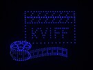Záb�r z dronové show, kterou vyvrcholilo zahájení karlovarského festivalu. (4....