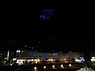 Záb�r z dronové show, kterou vyvrcholilo zahájení karlovarského festivalu. (4....