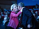 P�edsedkyn� Evropské komise Ursula von der Leyenová a premiér Andrej Babi�. (7....
