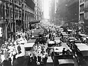 Takhle to vypadalo na Madison Street v Chicagu p�ed zavedením na�ízení o...
