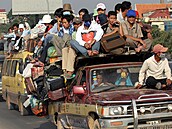 V kambod�ském Phnom Penh neváhají vyu�ít ka�dý centimetr lo�né plochy. Nejen...
