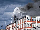 Po�ár v bývalém Ba�ovském areálu. (9. �ervence 2026)