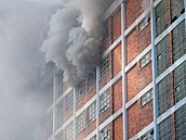 Ve Zlín� ho�í jedna z budov v bývalém ba�ovském továrním areálu. (9. �ervence...