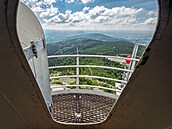BTS operátora Vodafone na vysíla�i Je�t�d