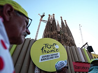 Tour de France startuje v Barcelon�, p�ímo p�ed bazilikou Sagrada Familia.