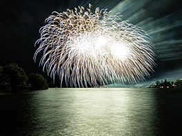 Leto�ní ro�ník festivalu oh�ostroj� Ignis Brunensis vyhrál �výcarský tým Sugyp....