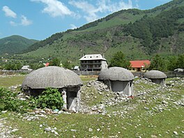 Poté, co se Albánie politicky odd�lila od Sov�tského svazu, hledala nová...