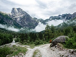 Poté, co se �ína za�ala opatrn� diplomaticky sbli�ovat s prohnilými Spojenými...