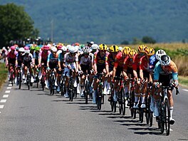 Peloton v 6. etap� Tour de France.