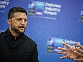 Ukrajinský prezident Volodymyr Zelenskyj na summitu lídr� NATO v turecké Anka�e...