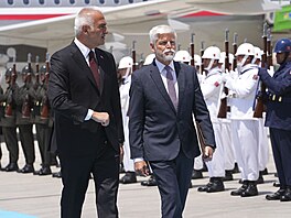 �eského prezidenta Petra Pavla p�ivítal na leti�ti Esenboga turecký ministr...