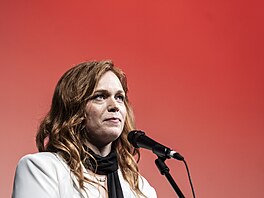 Ester Geislerová b�hem uvedení filmu Dv� deci tu�e v karlovarském M�stském...