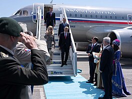 Premiér Andrej Babi� (ANO) dorazil s man�elkou Monikou na summit NATO v Anka�e....