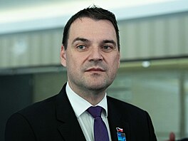 Ministr zahrani�í Petr Macinka (Motoristé) na summitu NATO v Anka�e. (7....