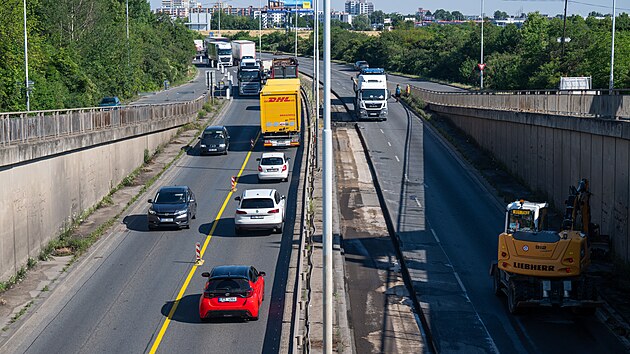 Rekonstrukce Kbelsk� ulice. (sn�mek z po��tku oprav 2. �ervence 2026)