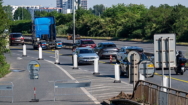 Rekonstrukce Kbelsk� ulice. (sn�mek z po��tku oprav 2. �ervence 2026)