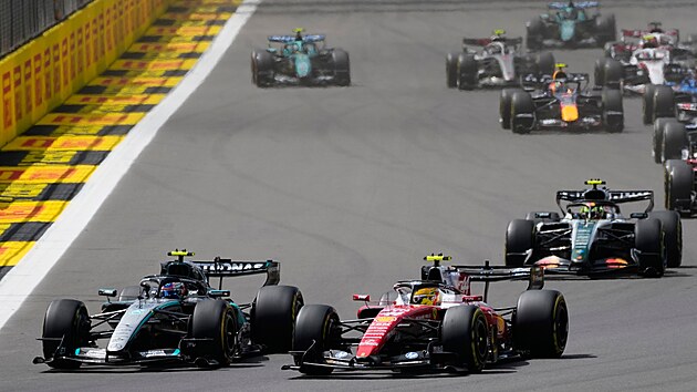 Antonelli, Silverstone'da F1 Sprint'i Hamilton ve Norris'in önünde kazandı