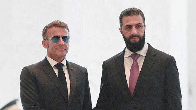 Francouzsk� prezident Emmanuel Macron jedn� se syrsk�m prezidentem Ahmadem �arou v Dama�ku. (7. �ervence 2026)