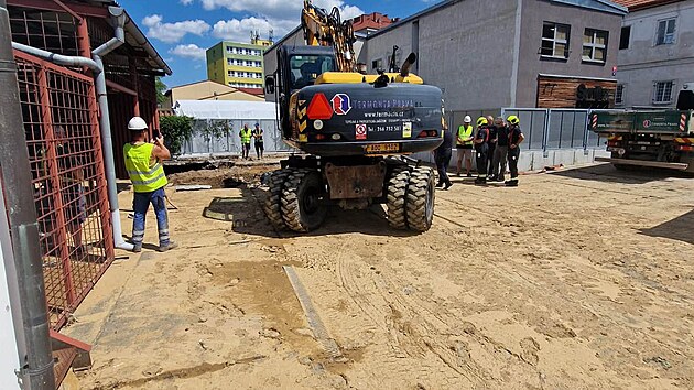 Kv�li net�snosti potrub� z�staly tis�ce dom�cnost� v Praze 4 bez tepl� vody. (5. �ervence 2026)