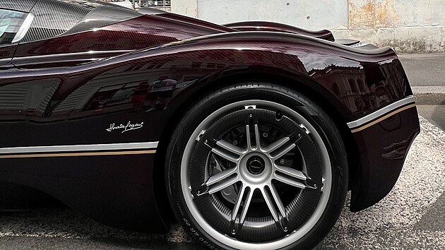 Pagani Utopia Roadster v Karlov�ch Varech na 60. ro�n�ku Mezin�rodn�ho filmov�ho festivalu