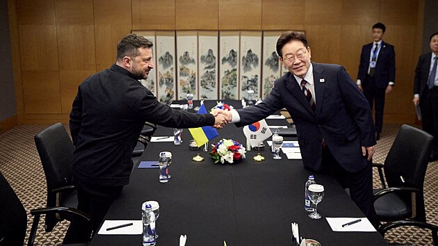 Prezidenti Jižní Koreje a Ukrajiny se dohodli, jak naloží se zajatými vojáky ze Severní Koreje