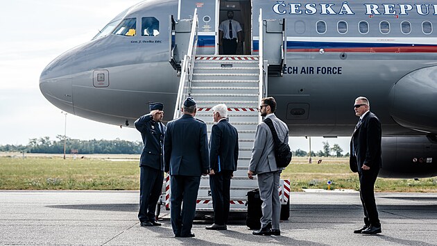 Prezident Petr Pavel odlet�l na summit NATO do Ankary. (7. �ervence 2026)