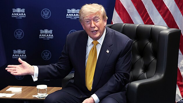 Americk� prezident Donald Trump se setkal s gener�ln�m tajemn�kem NATO Markem Ruttem v r�mci zased�n� NATO v tureck� Anka�e. (8.�ervence 2026)