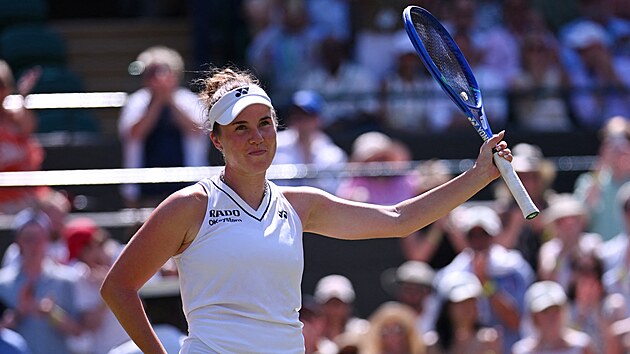 Linda Noskov� slav� postup do semifin�le Wimbledonu.