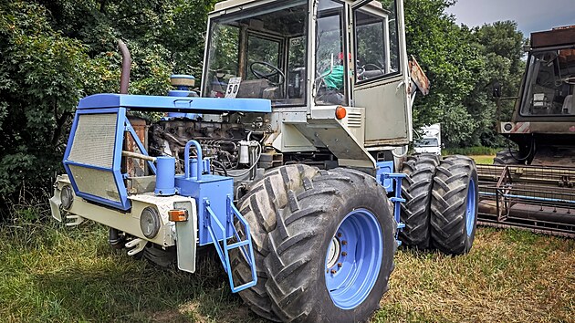 2. Traktor show Tet�in�ves