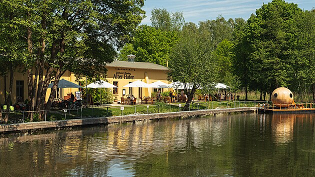 V p��stavu Alter Hafen funguje v�born� restaurace.