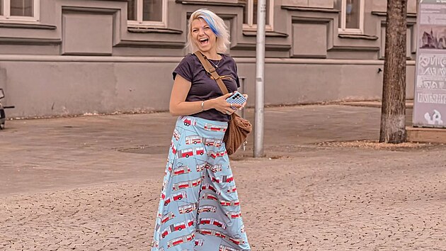 Karol�na Hubkov� vydala p�ed p�r lety sv�j Den�k tramvaja�ky kni�n�. ��dit...