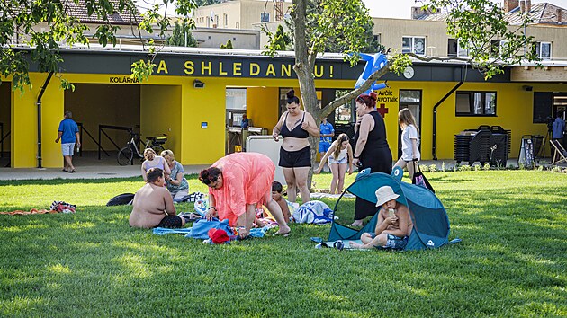 V B�eclavi po rekonstrukci otev�elo letn� koupali�t�. (1. �ervence 2026)
