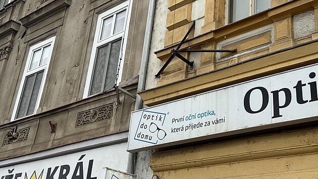 Plze� �ist� centrum m�sta od takzvan�ho vizu�ln�ho smogu. Majitel�m reklam, kter� nezmizely s posledn�m �ervnem, hroz� pokuta.