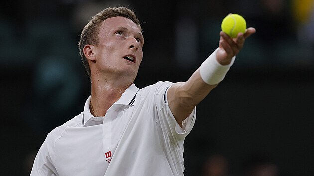 Ji�� Lehe�ka se chyst� na pod�n� v osmifin�le Wimbledonu.