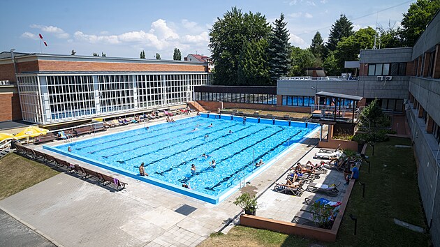 Spole�nost Steza otev�ela zrekonstruovan� baz�n ve are�lu zl�nsk�ch l�zn�. (�ervenec 2026)