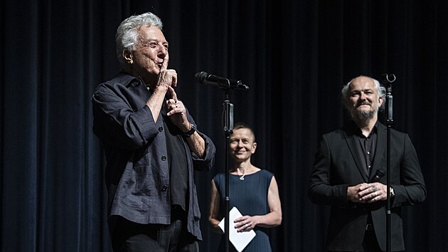 Dustin Hoffman uv�d� v Thermalu slavn� film Absolvent (4. �ervence 2026).