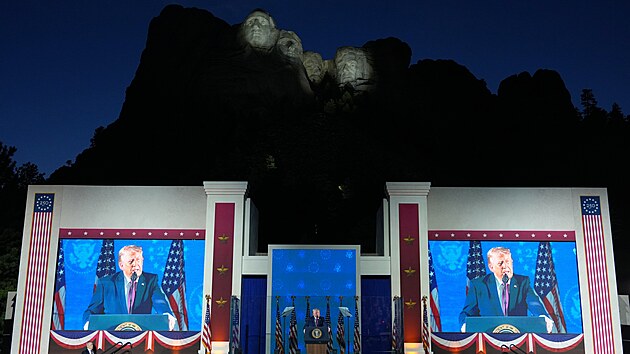 Americk� prezident Donald Trump vystoupil p�i p��le�itosti 250. v�ro�� nez�vislosti USA s projevem u pam�tn�ku Mount Rushmore. (4. �ervence 2026)