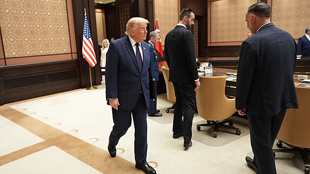 Americk� prezident Donald Trump p�ich�z� na sch�zku s tureck�m prezidentem Recepem Tayyipem Erdoganem v Anka�e. (7. �ervence 2026)
